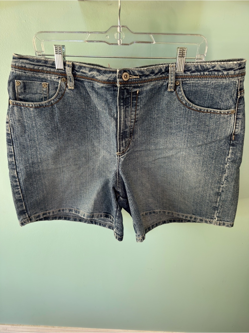 Faded GloryClassic Blue Denim Women’s Shorts Unique Stitching Around Waistline